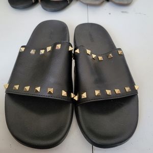 FIREVER 21 BLACK SLIDES gold studs size 9